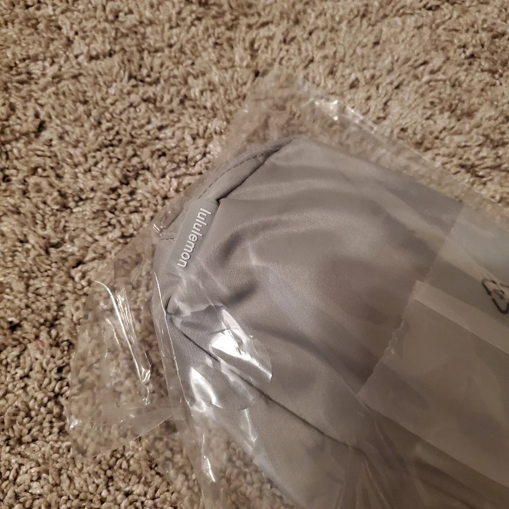 🆕 RARE LULULEMON EVERYWHERE BELT BAG (SILVER DROP/WHITE WORDMARK) - NEW COLOR